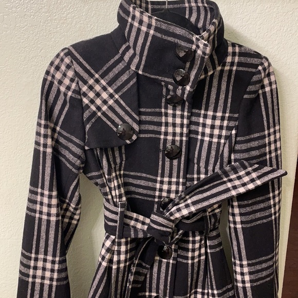 Express Women’s Trench Coat - Picture 11 of 11